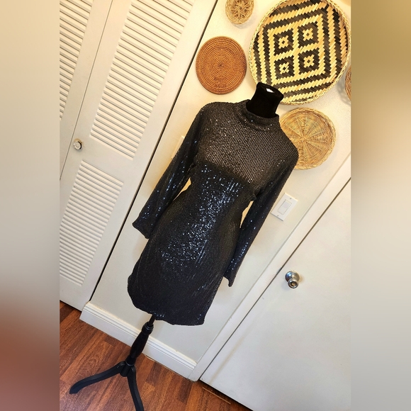 Elegant Black Sequin Mini Dress With Cut Out - Picture 2 of 10